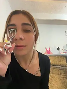 Snapshot of Meganmilk1 chatting on 10.06.25 Meganmilk1 online show from 10.06.25