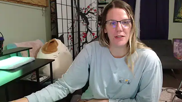 Sarahtineke online show from 11.10.25