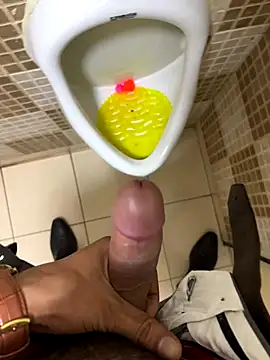 Snapshot of hitlar1026 chatting on 12.03.25 hitlar1026 online show from 12.03.25