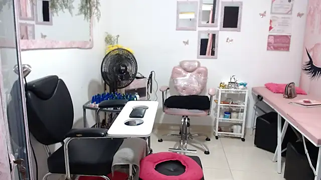 Snapshot of titsbiglovers chatting on 10.01.25 titsbiglovers online show from 10.01.25