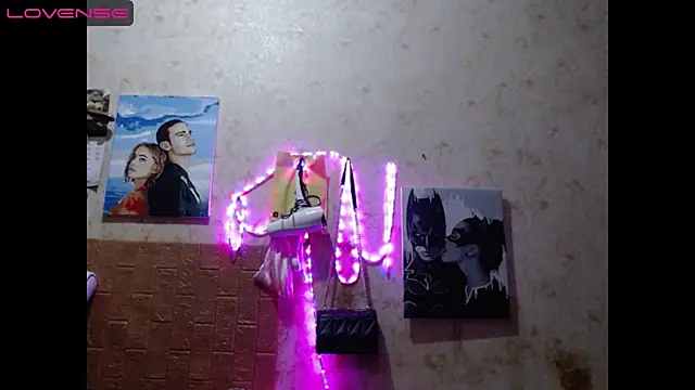 Snapshot of Light_Luna chatting on 12.09.24 Light Luna online show from 12.09.24