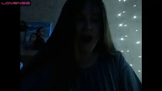 Snapshot of Light_Luna chatting on 12.12.24 Light Luna online show from 12.12.24