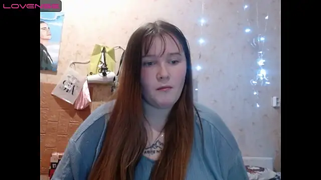 Snapshot of Light_Luna chatting on 12.15.24 Light Luna online show from 12.15.24