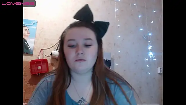 Snapshot of Light_Luna chatting on 12.19.24 Light Luna online show from 12.19.24