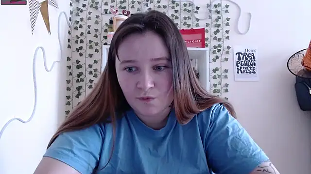 Snapshot of Light_Luna chatting on 01.19.25 Light Luna online show from 01.19.25