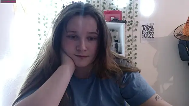 Snapshot of Light_Luna chatting on 01.27.25 Light Luna online show from 01.27.25