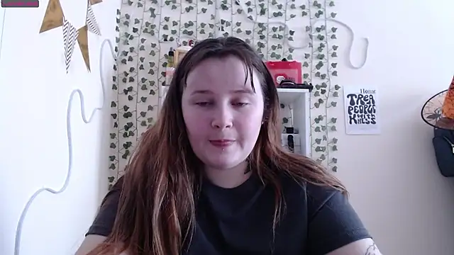 Snapshot of Light_Luna chatting on 01.28.25 Light Luna online show from 01.28.25