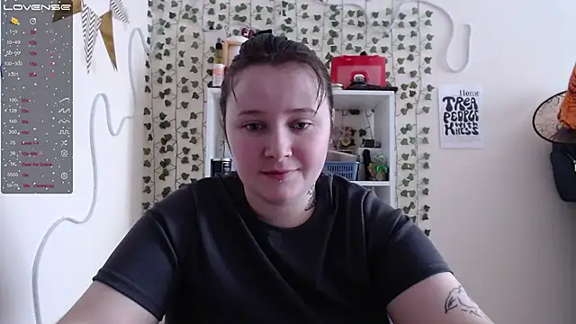 Snapshot of Light_Luna chatting on 02.01.25 Light Luna online show from 02.01.25