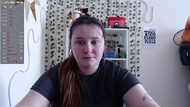 Snapshot of Light_Luna chatting on 02.01.25 Light Luna online show from 02.01.25