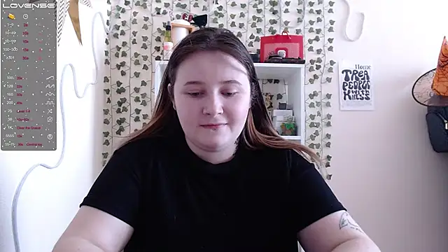 Snapshot of Light_Luna chatting on 02.07.25 Light Luna online show from 02.07.25