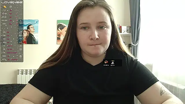 Snapshot of Light_Luna chatting on 02.10.25 Light Luna online show from 02.10.25