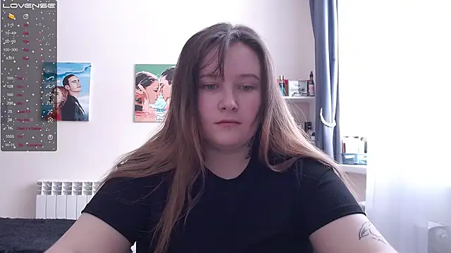 Snapshot of Light_Luna chatting on 02.14.25 Light Luna online show from 02.14.25