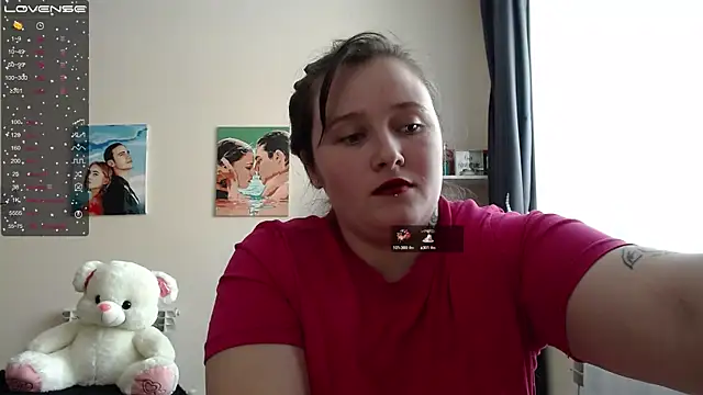 Snapshot of Light_Luna chatting on 02.14.25 Light Luna online show from 02.14.25