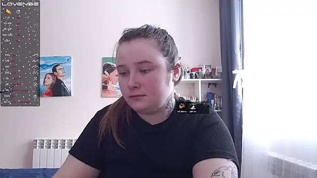 Snapshot of Light_Luna chatting on 02.27.25 Light Luna online show from 02.27.25