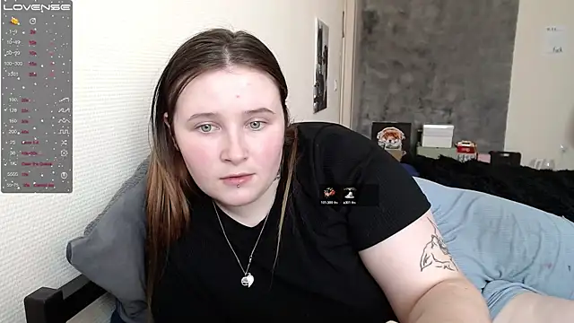 Snapshot of Light_Luna chatting on 03.01.25 Light Luna online show from 03.01.25