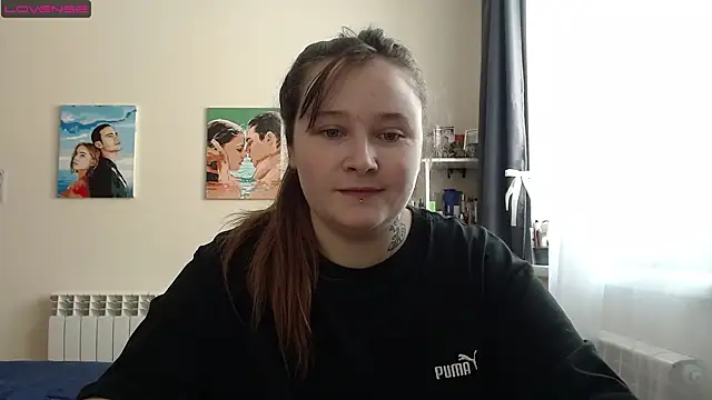 Snapshot of Light_Luna chatting on 03.08.25 Light Luna online show from 03.08.25