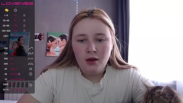 Snapshot of Light_Luna chatting on 11.15.25 Light Luna online show from 11.15.25