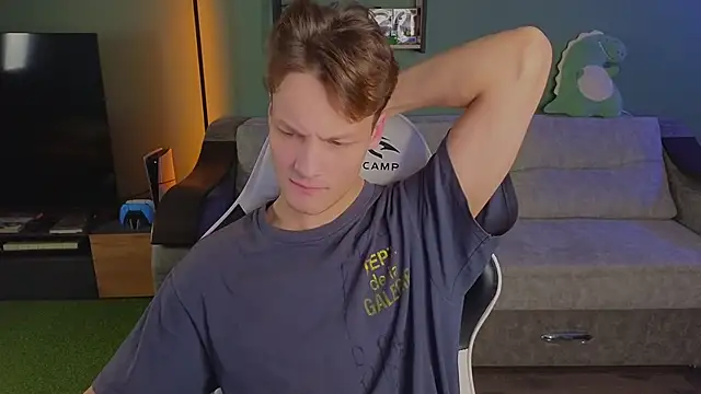 Snapshot of TeddyLiLboy chatting on 11.12.25 TeddyLiLboy online show from 11.12.25