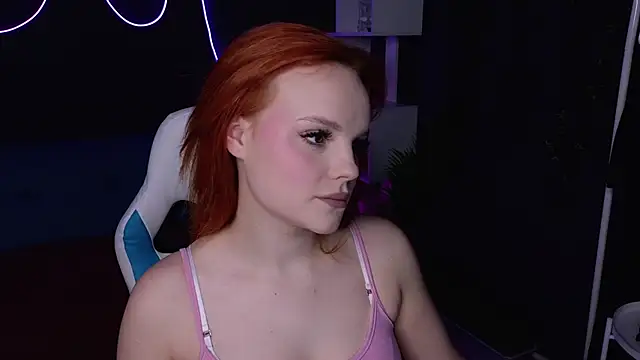 Snapshot of KristiRosee chatting on 02.11.25 KristiRosee online show from 02.11.25