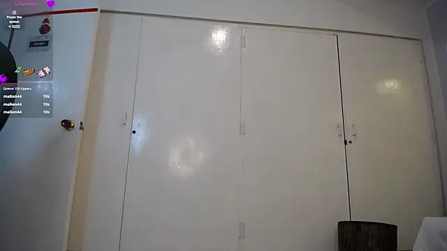 Snapshot of genesis_moretz chatting on 12.19.24 genesis moretz online show from 12.19.24