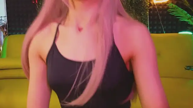 Snapshot of SandraBoyl chatting on 03.16.25 SandraBoyl online show from 03.16.25