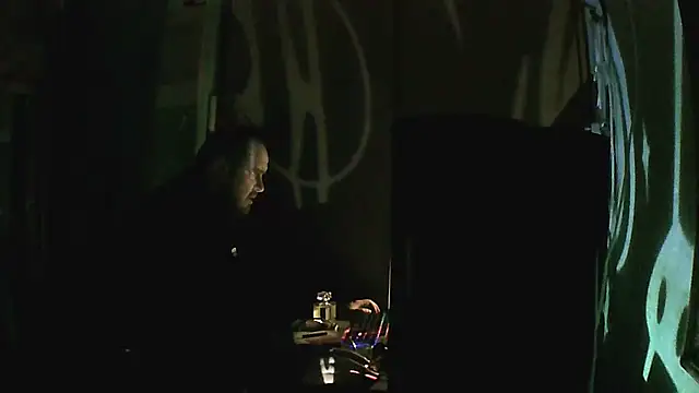 Snapshot of perversalus chatting on 02.06.26 perversalus online show from 02.06.26