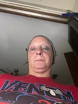 Snapshot of Everlyrose27 chatting on 02.26.25 Everlyrose27 online show from 02.26.25