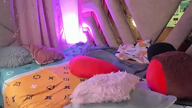 Snapshot of naatashamendozaa chatting on 03.01.25 naatashamendozaa online show from 03.01.25