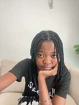 Snapshot of Grusha19 chatting on 02.11.25 Grusha19 online show from 02.11.25