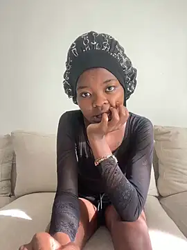 Snapshot of Grusha19 chatting on 02.13.25 Grusha19 online show from 02.13.25