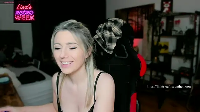 Lisaonthemoon online show from 02.25.25