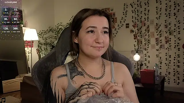 Snapshot of Megan__Hart chatting on 01.17.25 Megan Hart online show from 01.17.25