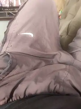 Snapshot of dredre1069 chatting on 11.06.25 dredre1069 online show from 11.06.25