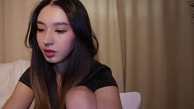 Sarasuo1 online show from 01.31.25