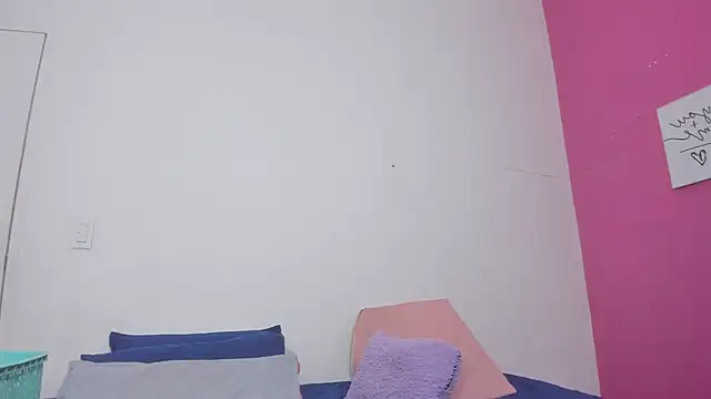 Snapshot of little_sam_ chatting on 02.01.25 little sam online show from 02.01.25