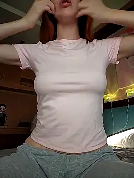 Snapshot of Teya_New chatting on 10.29.25 Teya New online show from 10.29.25