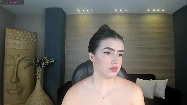 Snapshot of PaulinaSantos_ chatting on 06.25.26 PaulinaSantos online show from 06.25.26