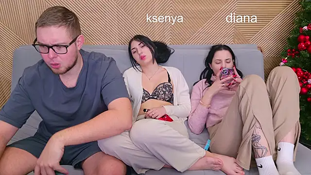 Snapshot of Ksenny chatting on 12.23.25 Ksenny online show from 12.23.25