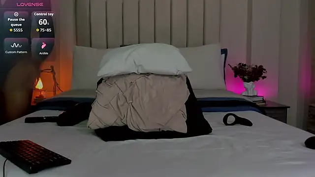 romina-brunette online show from 01.15.26