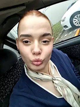 Snapshot of SophieCharm chatting on 12.26.24 SophieCharm online show from 12.26.24