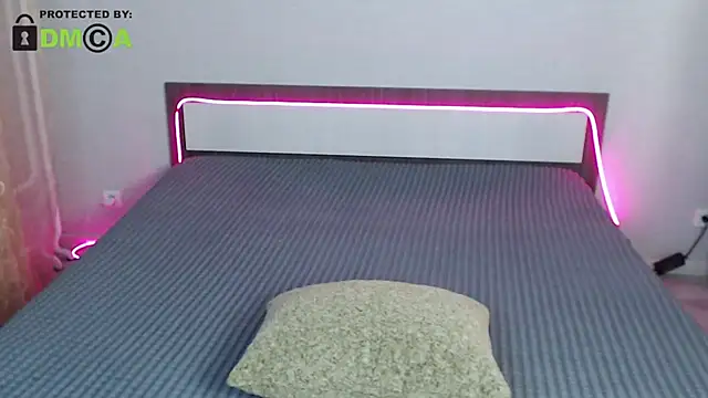 Snapshot of RonnieMilles chatting on 09.18.25 RonnieMilles online show from 09.18.25