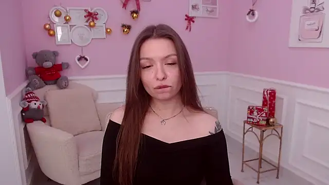 LucySkilar online show from 12.24.24