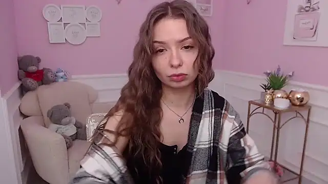 LucySkilar online show from 12.01.25