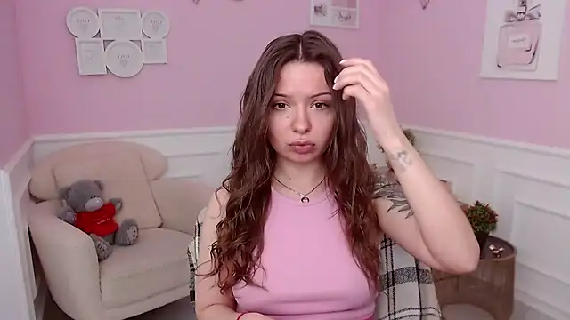 LucySkilar online show from 04.03.26