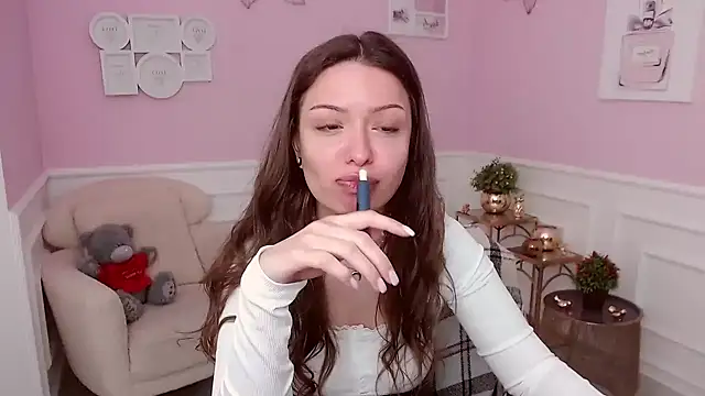 LucySkilar online show from 04.05.26