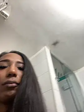 Snapshot of tamarabigass1 chatting on 09.15.25 tamarabigass1 online show from 09.15.25