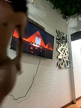 Snapshot of tamarabigass1 chatting on 11.11.25 tamarabigass1 online show from 11.11.25