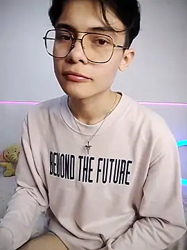 Snapshot of Dmitri_Aksnes chatting on 10.03.25 Dmitri Aksnes online show from 10.03.25