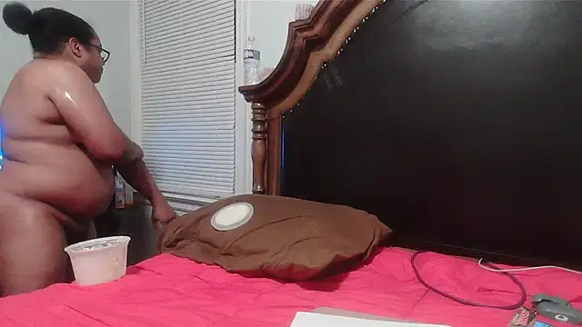 ebonyred online show from 11.05.25