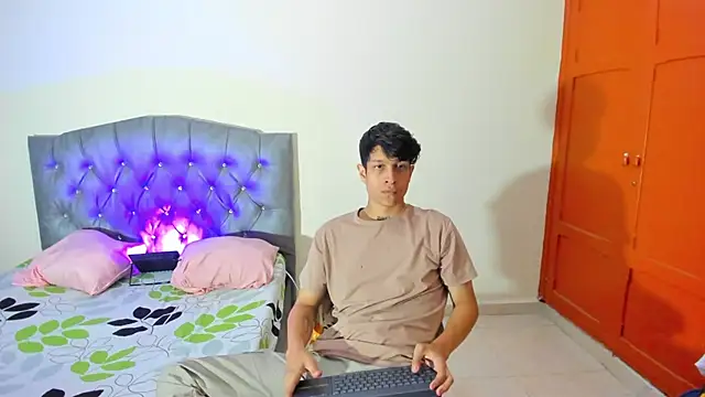 AgarEvans online show from 10.10.25